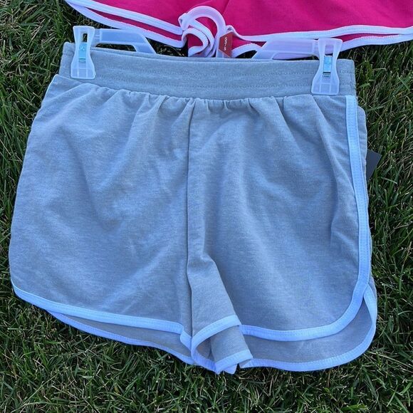 Womens small shorts set - Picture 3 of 3